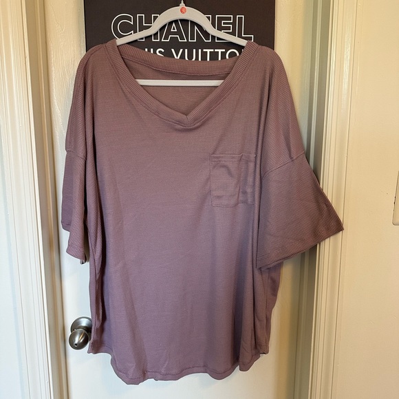 *NEW* OVERSIZED WORKOUT EVERYDAY COMFY TEE - Picture 12 of 12